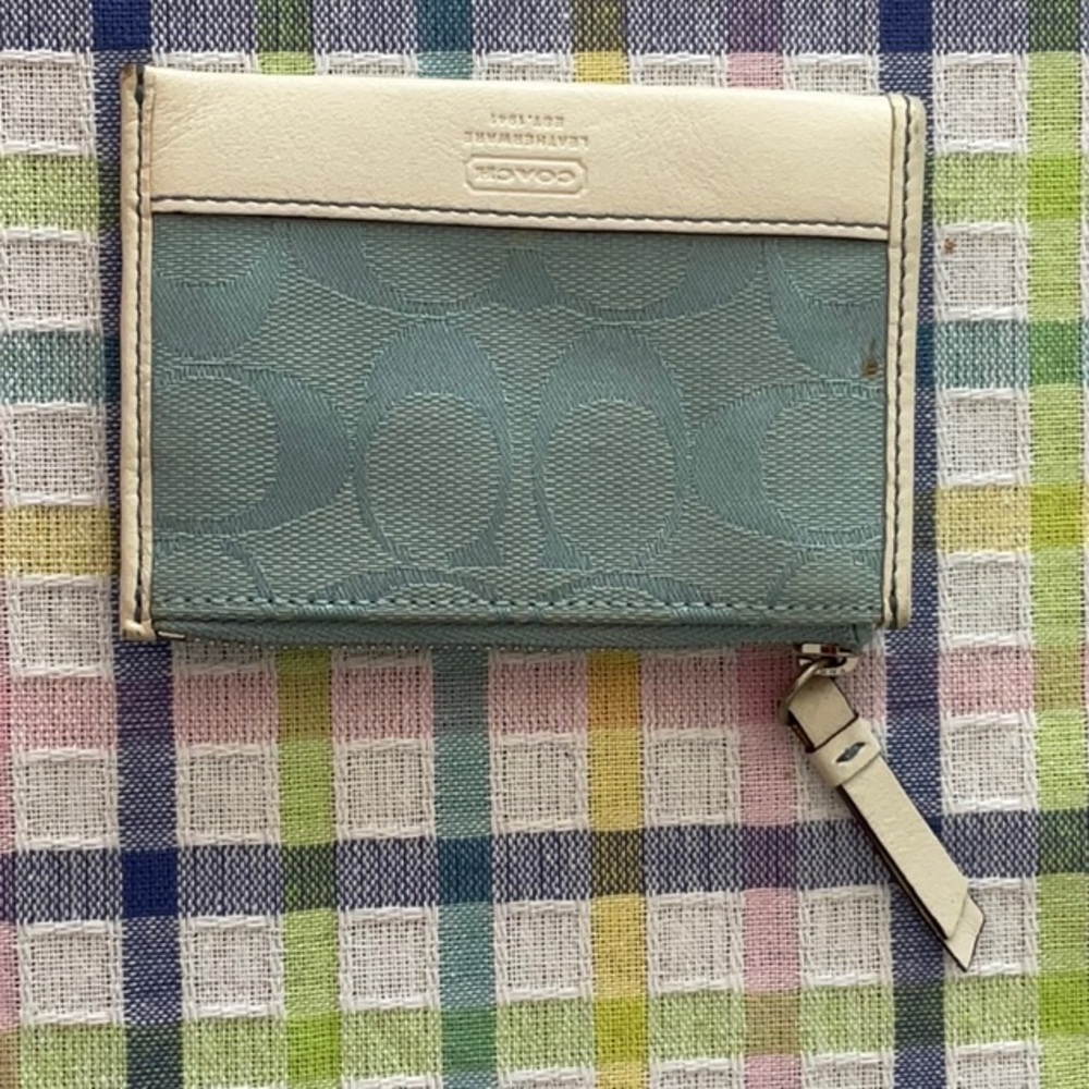 VINTAGE Coach Blue and Cream Wallet Slim Design